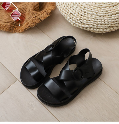 Moderne ženske kožne sandale nekoliko modela