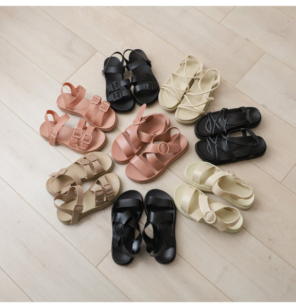 Moderne ženske kožne sandale nekoliko modela