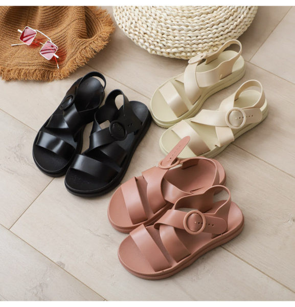 Moderne ženske kožne sandale nekoliko modela