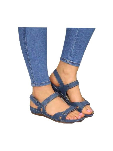 Sieviešu ādas sandales ar plakanām zolēm