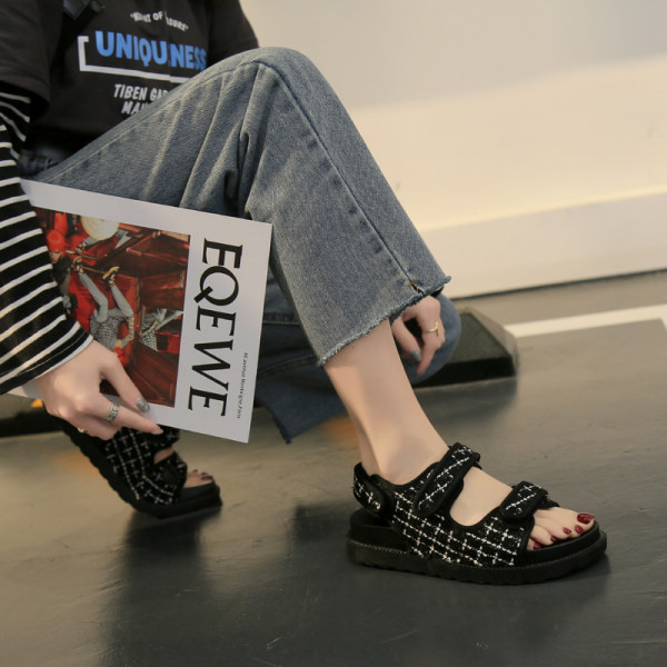 Ležerne ženske sandale sa zakrpama - dva modela