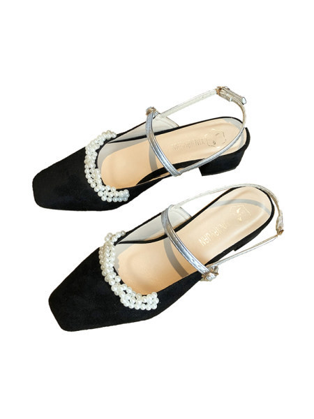 Novi model zatvorenih ženskih sandala sa biserima