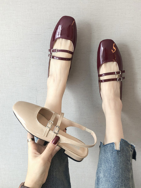 Ženske lakirane sandale s kopčama