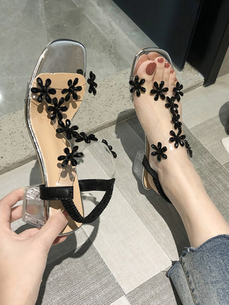 Moderne ženske sandale sa 3D elementima i petom 5 cm