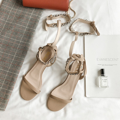 Moderne ženske sandale sa petom debljine 5 cm i metalnim lancima