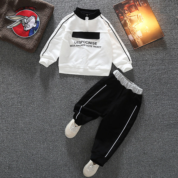 Dječji komplet-bluza i hlače za dječake