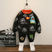 Novi model dječjeg kompleta s aplikacijom za dječake