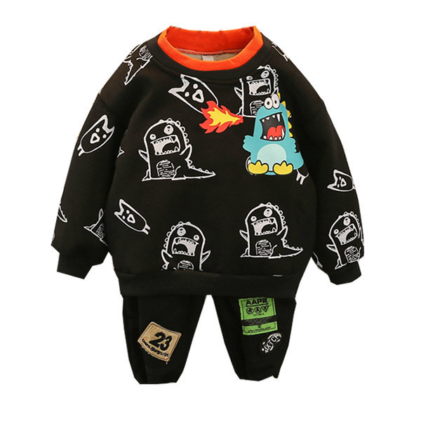 Novi model dječjeg kompleta s aplikacijom za dječake