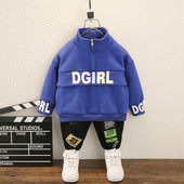 Novi model svakodnevnog dječjeg kompleta bluza s natpisom i hlače