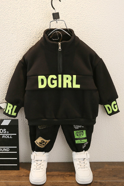 Novi model svakodnevnog dječjeg kompleta bluza s natpisom i hlače