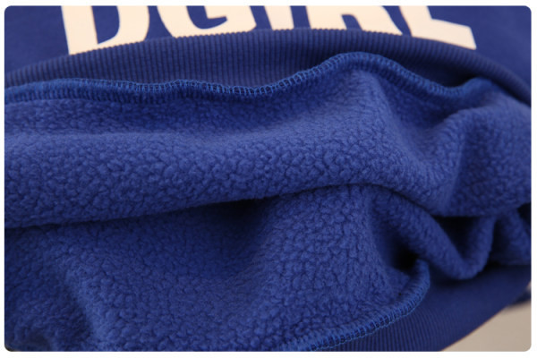 Novi model svakodnevnog dječjeg kompleta bluza s natpisom i hlače