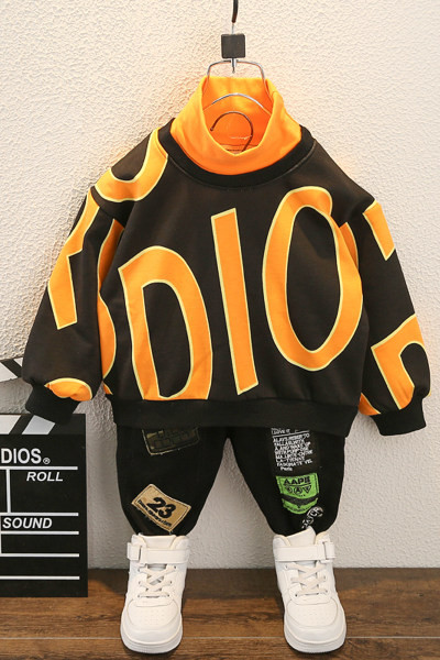 Dnevni dječji komplet za dječake od bluze s visokim ovratnikom i hlača