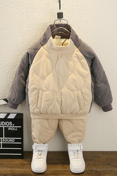 Dječji komplet iz dva dijela za dječake - pogodan za zimu