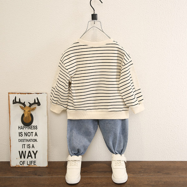 Jauna modeļa bērnu komplekts zēniem no svītrainas blūzes un džinsiem