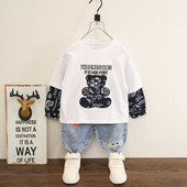 Novi model dječjeg kompleta bluze i traperica za dječake