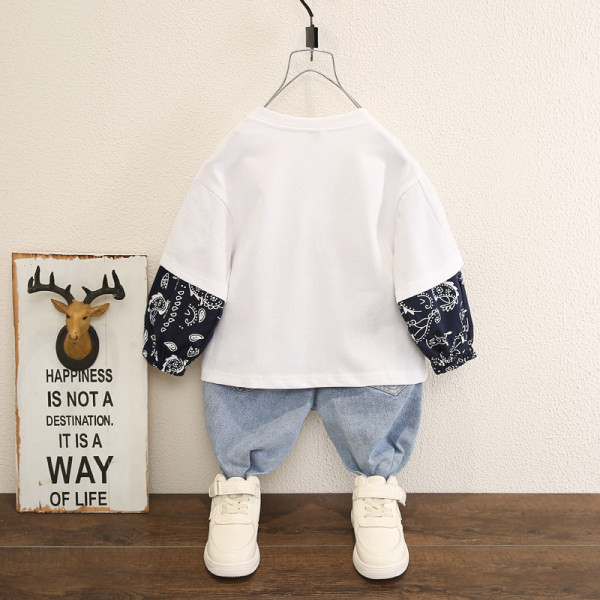 Novi model dječjeg kompleta bluze i traperica za dječake