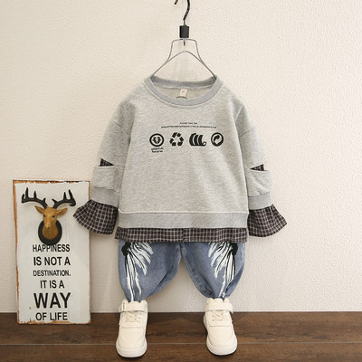 Moderan dječji komplet iz dva dijela bluza + traperice za dječake