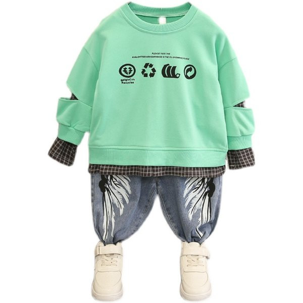 Moderan dječji komplet iz dva dijela bluza + traperice za dječake