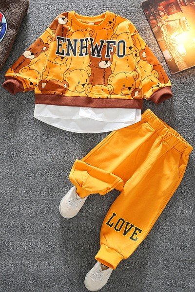 Novi model dječjeg kompleta sa natpisom - za dječake