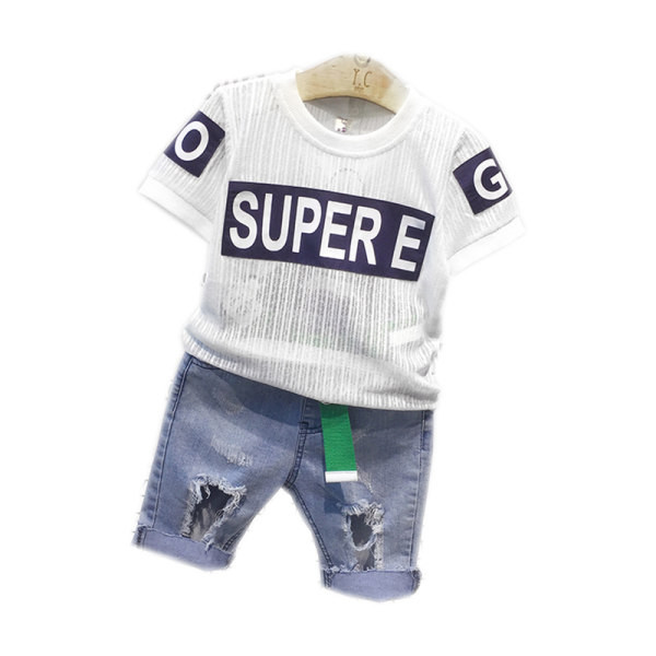 Moderan set za dječake od T-shirta i kratkih traperica