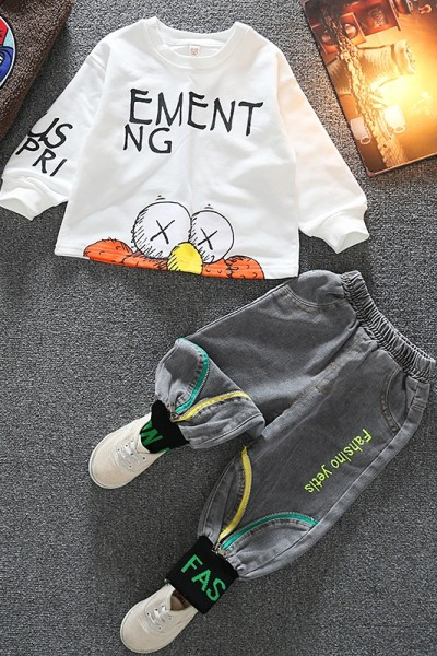 Moderan dječji komplet iz dva dijela - bluza i traperice