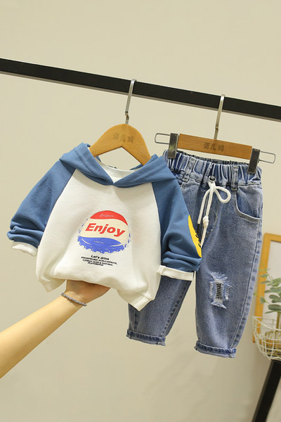 Dječji casual set za dječake od trenirke i traperica