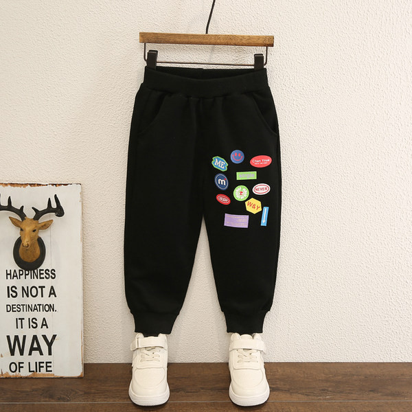 Sportinis vaikiškas rinkinys su dviejų dalių aplikacija