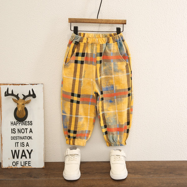 Šareni dječji komplet za dječake koji se sastoji od dva dijela bluze i hlača