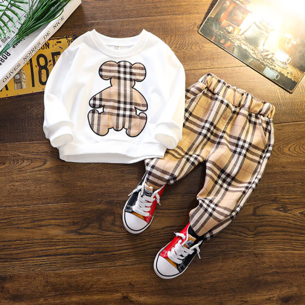 Dnevni dječji komplet od krupnih i kariranih hlača za dječake