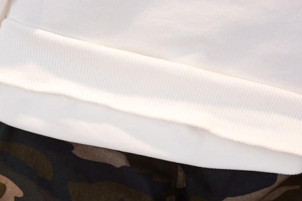 Novi model dječjeg kompleta iz dva dijela bluze i pantalona za dječake