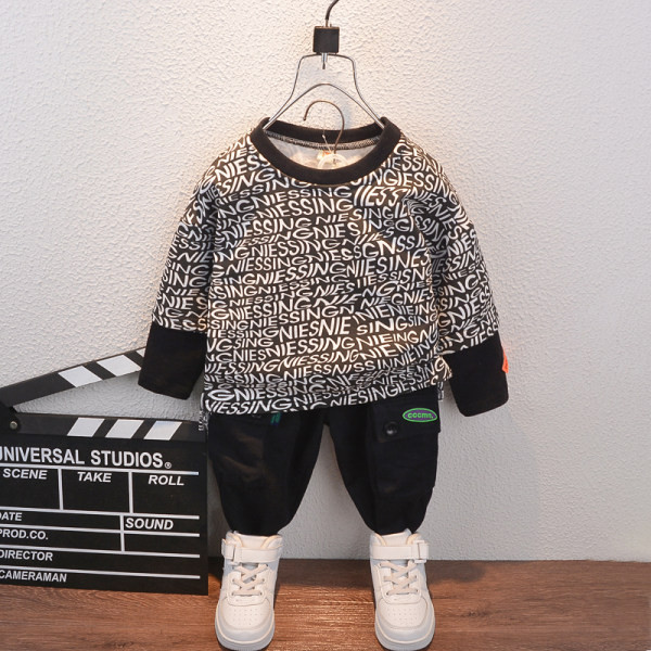 Novi model dječjeg sportsko-dnevnog kompleta iz dva dijela za dječake