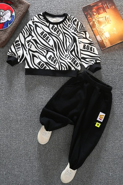 Novi model dječjeg kompleta iz dva dijela