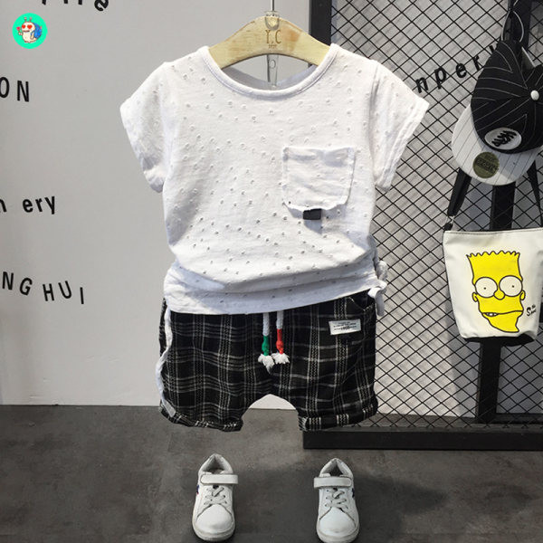 Majica kratkih rukava i kratke hlačice - komplet za dječake