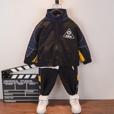 Dječji sportski komplet za dječake u crnoj boji