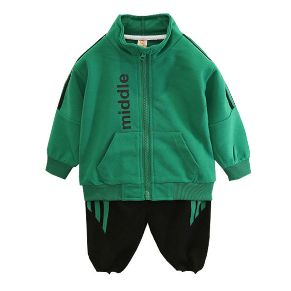 Dječji sportski set koji se sastoji od dva dijela dukserice i hlača