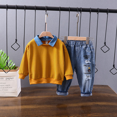 Dječji set za dječake od prugaste bluze i traperica