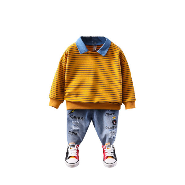 Dječji set za dječake od prugaste bluze i traperica