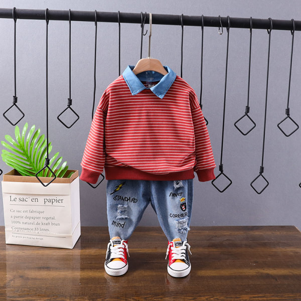 Dječji set za dječake od prugaste bluze i traperica