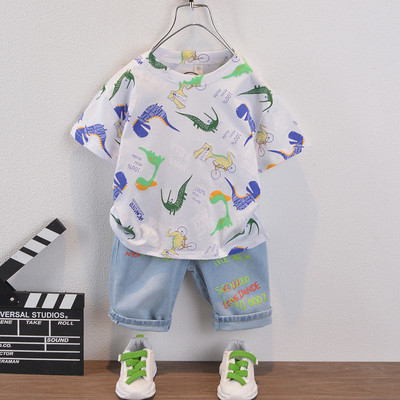 Moderan dječji komplet bluza kratkih rukava i traperice za dječake