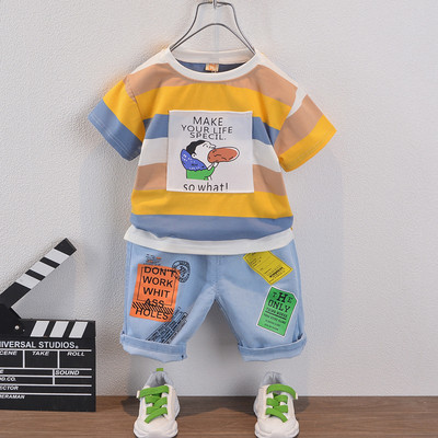 Dnevni dječji set za dječake iz dva dijela primjeren za ljeto