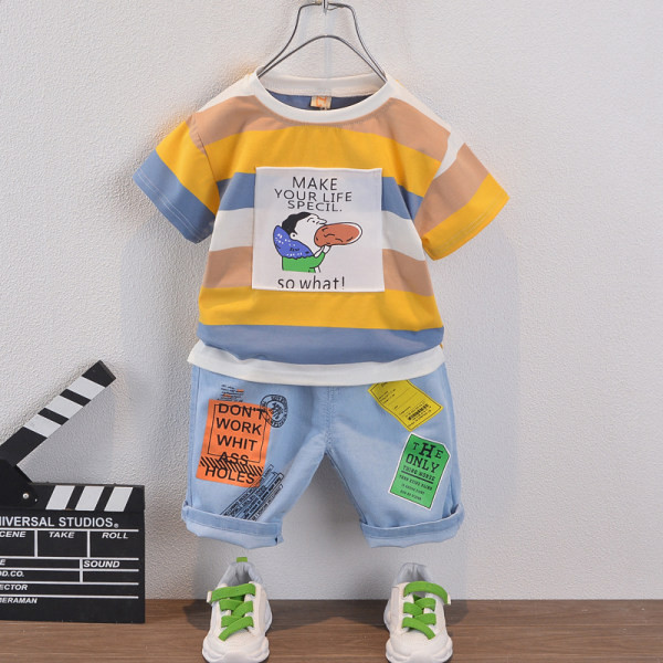 Dnevni dječji set za dječake iz dva dijela primjeren za ljeto