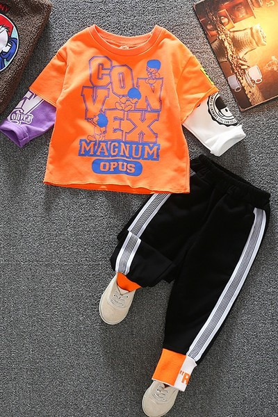 Καθημερινά παιδικά σετ με επιγραφές