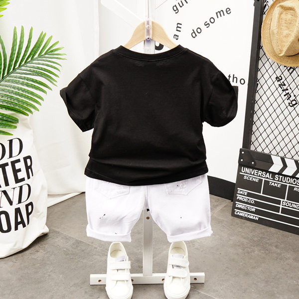 Παιδικό μπλουζάκι με πέρλες και κοντό τζιν με σκισμένο εφέ