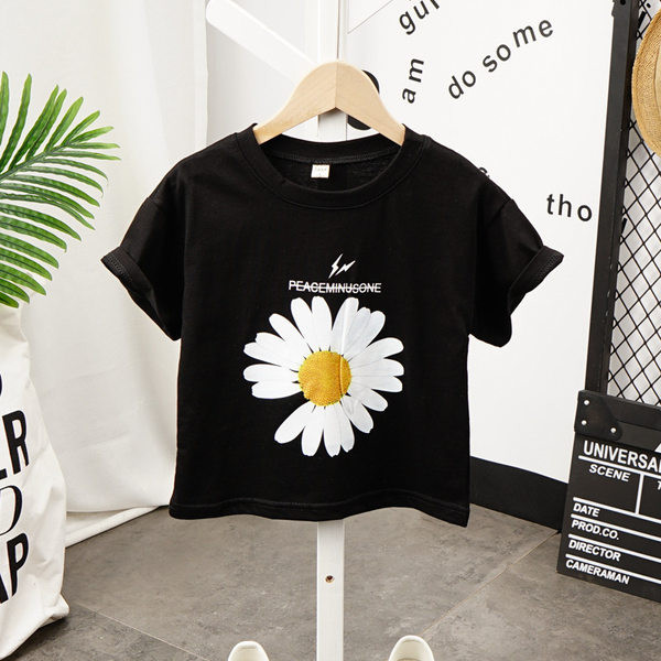 Παιδικό μπλουζάκι με πέρλες και κοντό τζιν με σκισμένο εφέ