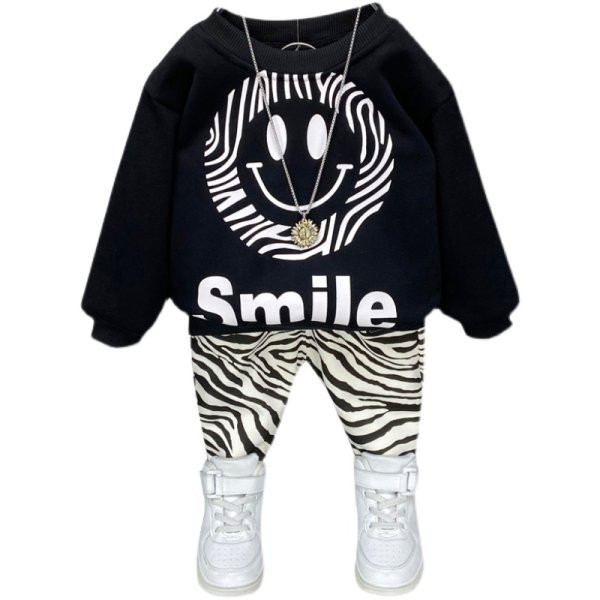 Vaikiškas dviejų dalių rinkinys tinka berniukams