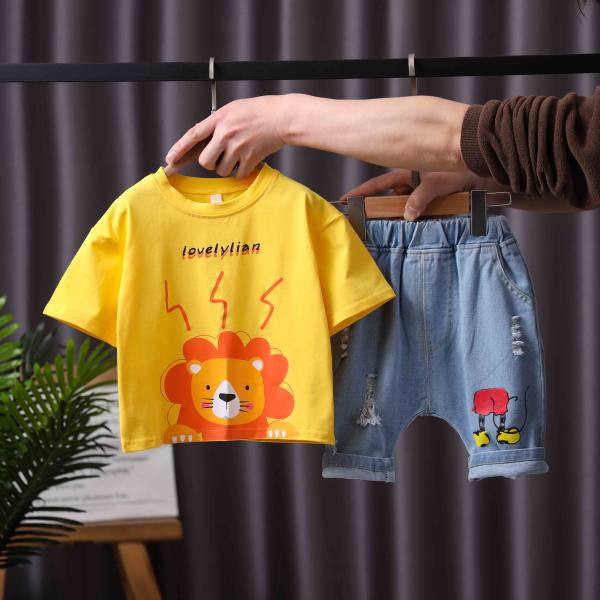 Παιδικό σετ με απλικέ στην μπλούζα και τζιν