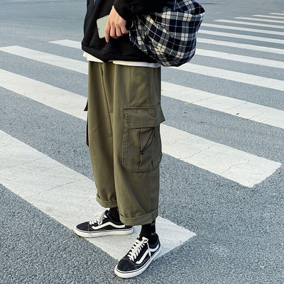 Ανδρικό καθημερινό παντελόνι με πλαϊνές τσέπες