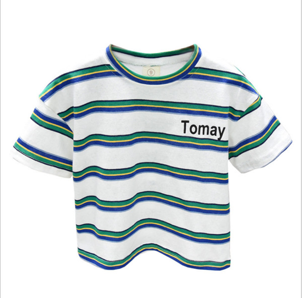 Dnevni set prugaste majice i kratkih hlačica