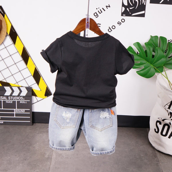 Παιδικό καθημερινό σετ  για αγόρια - μπλουζάκι με πολύχρωμο απλικέ και τζιν