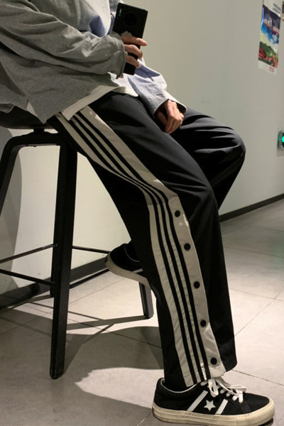 Ανδρικό παντελόνι φαρδύ  μοντέλο